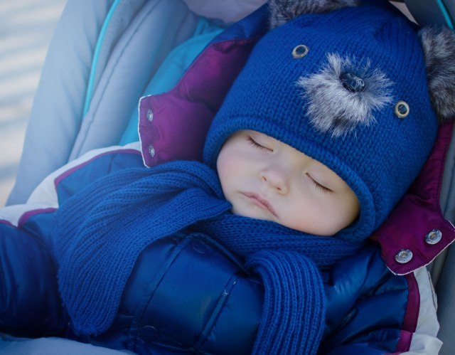 Kako da znate da li je vašoj bebi dovoljno toplo?